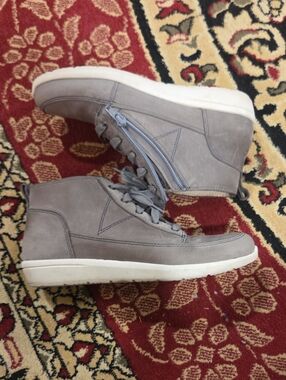 Vionic Leather Boots